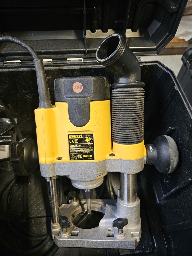 Tweedehands DeWALT DW621