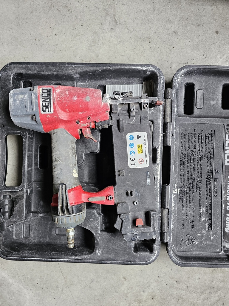 Tweedehands Senco Finish Pro 18  TF Pneumatische micropin tacker in koffer - 12-25 mm - 4,8-6,5 bar 