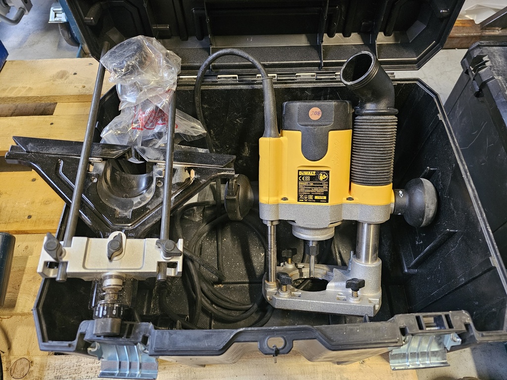 Tweedehands Bovenfrees DeWALT DW621